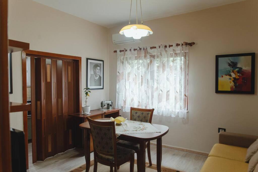 Rare With Private Parking & Garden *
