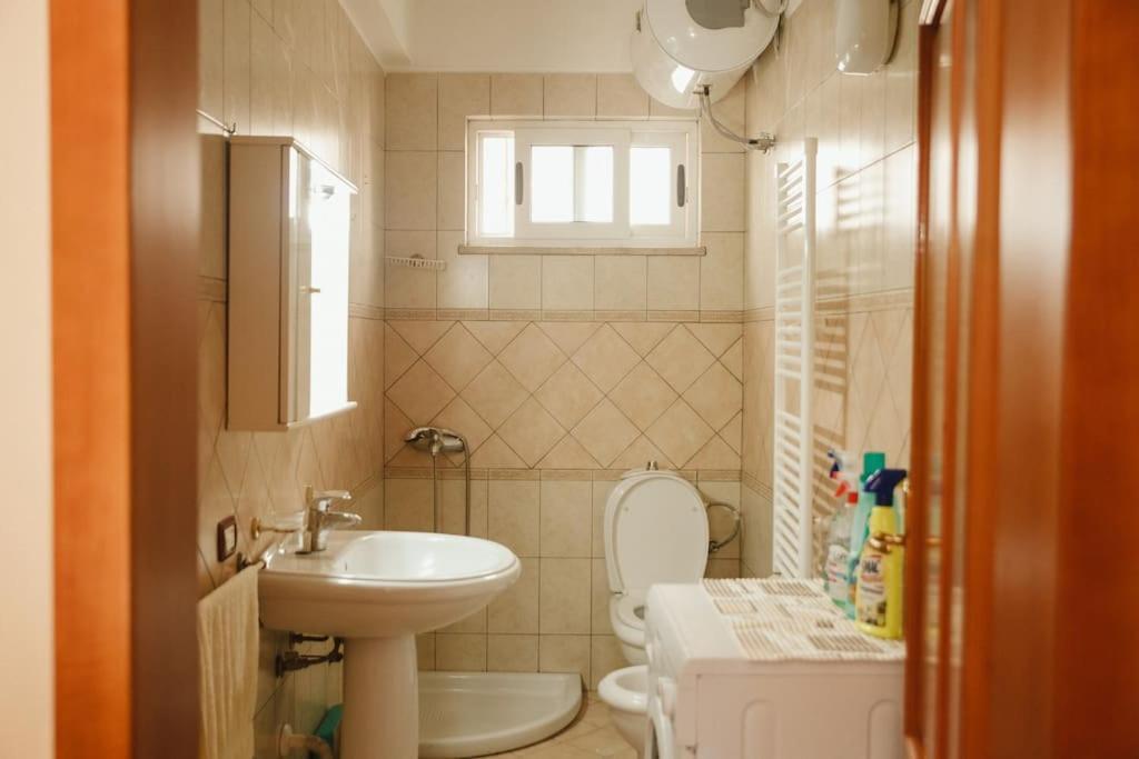 Rare With Private Parking & Garden * Durrës