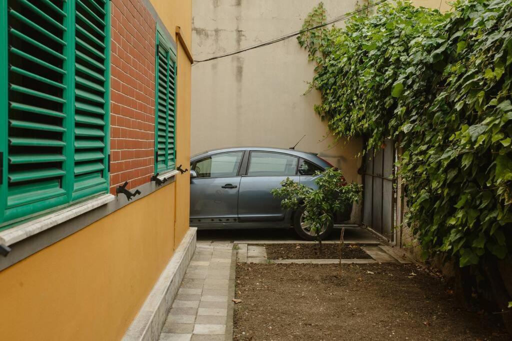 Rare With Private Parking & Garden * Durrës